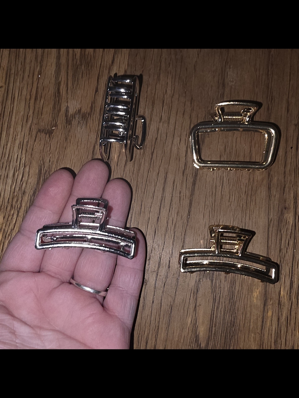 4pc Medium Sized Metal Hair Claw Clips - Gold & Silver BNIB